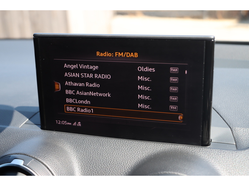 Audi 1.5 TFSI CoD 35 Black Edition SUV 5dr Petrol S Tronic Euro 6 (s/s) (150 ps) 72-74 Mitcham Road