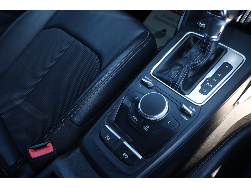 Audi 1.5 TFSI CoD 35 Black Edition SUV 5dr Petrol S Tronic Euro 6 (s/s) (150 ps) 72-74 Mitcham Road
