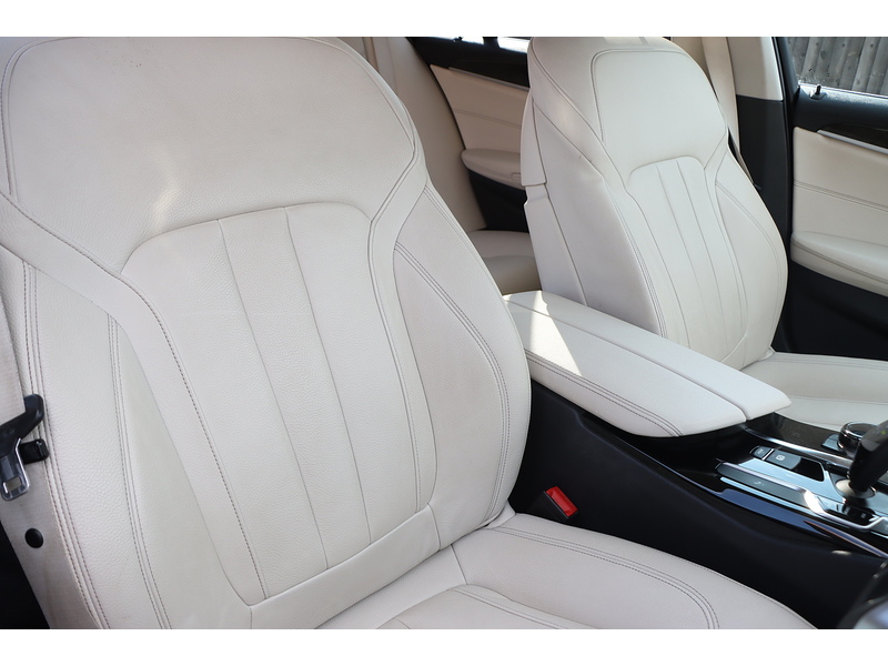 BMW 2.0 530i SE Touring 5dr Petrol Auto Euro 6 (s/s) (252 ps) 72-74 Mitcham Road