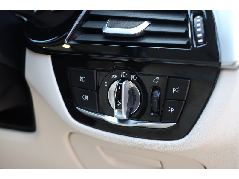 BMW 2.0 530i SE Touring 5dr Petrol Auto Euro 6 (s/s) (252 ps) 72-74 Mitcham Road