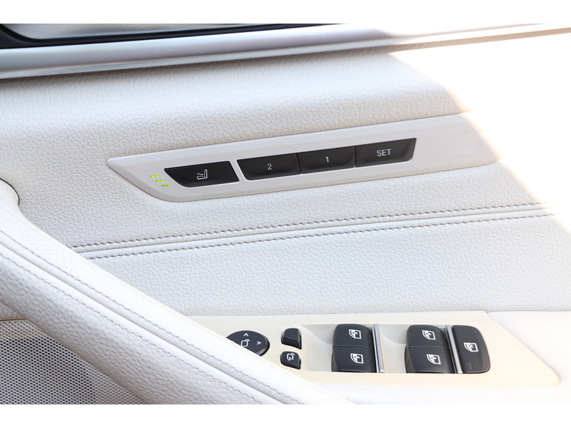 BMW 2.0 530i SE Touring 5dr Petrol Auto Euro 6 (s/s) (252 ps) 72-74 Mitcham Road