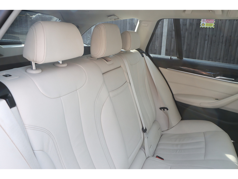 BMW 2.0 530i SE Touring 5dr Petrol Auto Euro 6 (s/s) (252 ps) 72-74 Mitcham Road