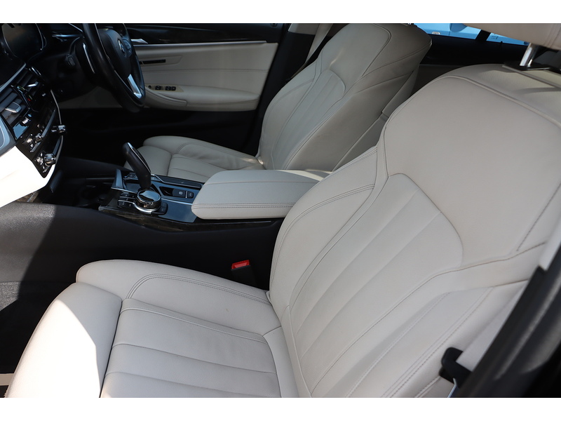 BMW 2.0 530i SE Touring 5dr Petrol Auto Euro 6 (s/s) (252 ps) 72-74 Mitcham Road