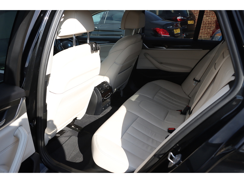 BMW 2.0 530i SE Touring 5dr Petrol Auto Euro 6 (s/s) (252 ps) 72-74 Mitcham Road