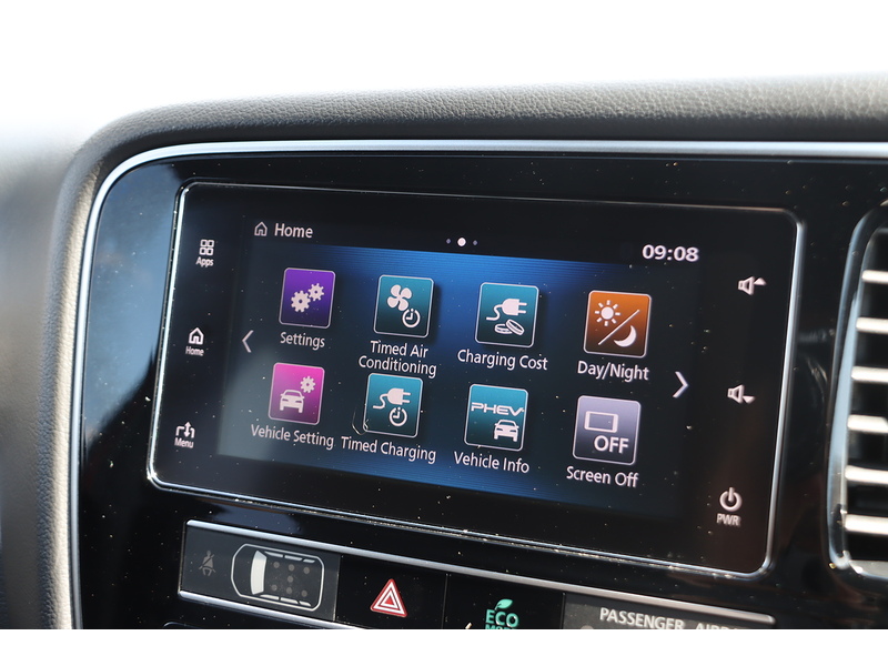 Mitsubishi 2.4H TWINMOTOR 13.8KWH 4H SUV 5DR PETROL PLUG-IN HYBRID CVT 4WD AUTO HEATED SEATS SAT NAV BLUETOOTH APPLE CARPLAY REAR CAMERA 2 OWNERS 54000 MILES FSH 72-74 Mitcham Road