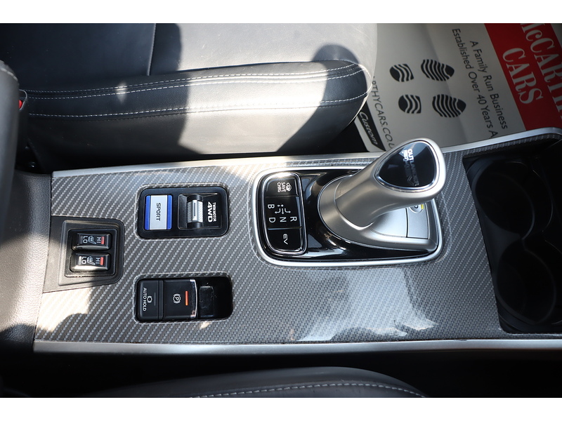 Mitsubishi 2.4H TWINMOTOR 13.8KWH 4H SUV 5DR PETROL PLUG-IN HYBRID CVT 4WD AUTO HEATED SEATS SAT NAV BLUETOOTH APPLE CARPLAY REAR CAMERA 2 OWNERS 54000 MILES FSH 72-74 Mitcham Road