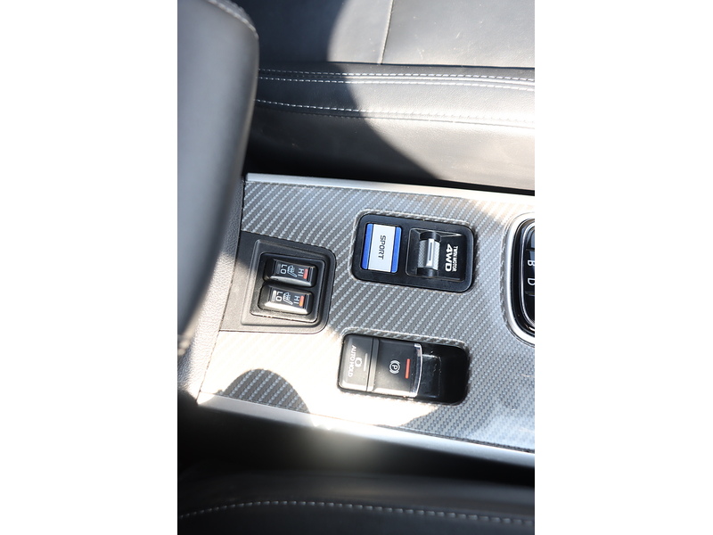 Mitsubishi 2.4H TWINMOTOR 13.8KWH 4H SUV 5DR PETROL PLUG-IN HYBRID CVT 4WD AUTO HEATED SEATS SAT NAV BLUETOOTH APPLE CARPLAY REAR CAMERA 2 OWNERS 54000 MILES FSH 72-74 Mitcham Road
