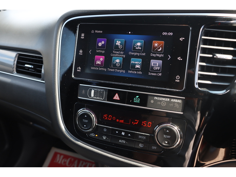 Mitsubishi 2.4H TWINMOTOR 13.8KWH 4H SUV 5DR PETROL PLUG-IN HYBRID CVT 4WD AUTO HEATED SEATS SAT NAV BLUETOOTH APPLE CARPLAY REAR CAMERA 2 OWNERS 54000 MILES FSH 72-74 Mitcham Road