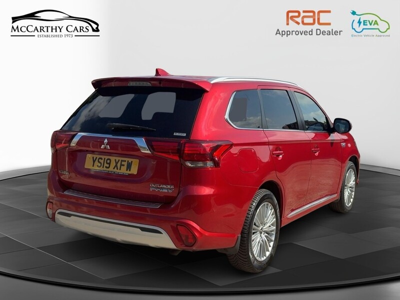 Mitsubishi 2.4H TWINMOTOR 13.8KWH 4H SUV 5DR PETROL PLUG-IN HYBRID CVT 4WD AUTO HEATED SEATS SAT NAV BLUETOOTH APPLE CARPLAY REAR CAMERA 2 OWNERS 54000 MILES FSH 72-74 Mitcham Road