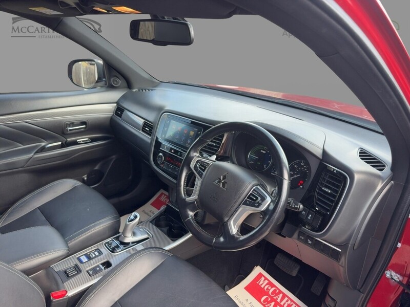 Mitsubishi 2.4H TWINMOTOR 13.8KWH 4H SUV 5DR PETROL PLUG-IN HYBRID CVT 4WD AUTO HEATED SEATS SAT NAV BLUETOOTH APPLE CARPLAY REAR CAMERA 2 OWNERS 54000 MILES FSH 72-74 Mitcham Road