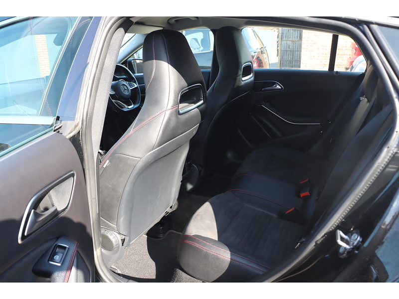 Mercedes-Benz CLA200 1.6 AMG LINE EDITION SHOOTING BRAKE 5DR PETROL 7G-DCT AUTO SATNAV BLUETOOTH RADIO REAR CAMERA WITH PARKING AIDS ONLY 87000 MILES FSH 7 SERVICES 92-96 Mitcham Road