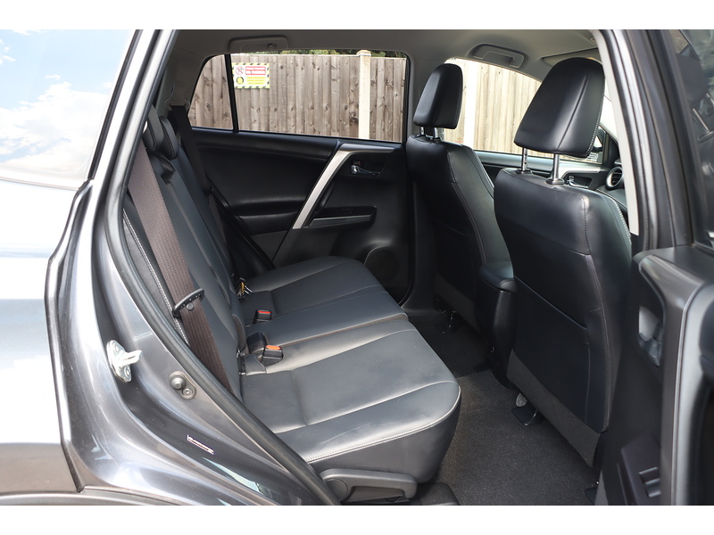 Toyota 2.0 V-MATIC EXCEL SUV 5DR PETROL CVT 4WD AUTO HEATED SEATS SAT NAV BLUETOOTH DAB STEREO REAR CAMERA PARKING AIDS 2 OWNERS 98000 MILES FSH 9 SERVICES 72-74 Mitcham Road