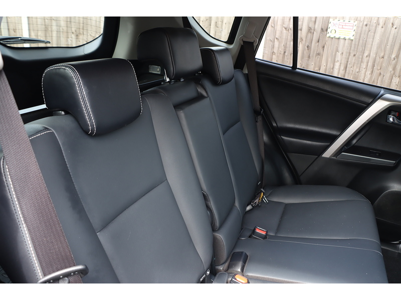 Toyota 2.0 V-MATIC EXCEL SUV 5DR PETROL CVT 4WD AUTO HEATED SEATS SAT NAV BLUETOOTH DAB STEREO REAR CAMERA PARKING AIDS 2 OWNERS 98000 MILES FSH 9 SERVICES 72-74 Mitcham Road