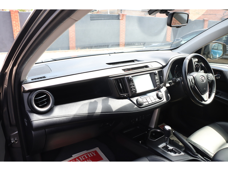 Toyota 2.0 V-MATIC EXCEL SUV 5DR PETROL CVT 4WD AUTO HEATED SEATS SAT NAV BLUETOOTH DAB STEREO REAR CAMERA PARKING AIDS 2 OWNERS 98000 MILES FSH 9 SERVICES 72-74 Mitcham Road