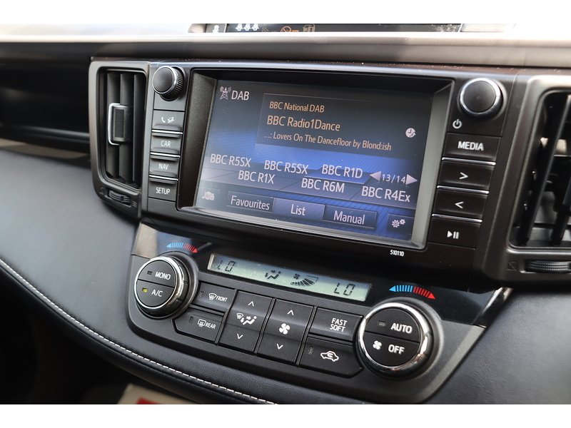 Toyota 2.0 V-MATIC EXCEL SUV 5DR PETROL CVT 4WD AUTO HEATED SEATS SAT NAV BLUETOOTH DAB STEREO REAR CAMERA PARKING AIDS 2 OWNERS 98000 MILES FSH 9 SERVICES 72-74 Mitcham Road