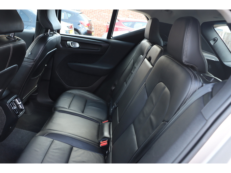 Volvo 1.5 T3 INSCRIPTION SUV 5DR PETROL AUTO FULL LEATHER SEATS SATNAV BLUETOOTH DAB STEREO PARKING AIDS 1 OWNER FROM NEW ONLY 41000 MILES SH NO ULEZ CHARGE 72-74 Mitcham Road