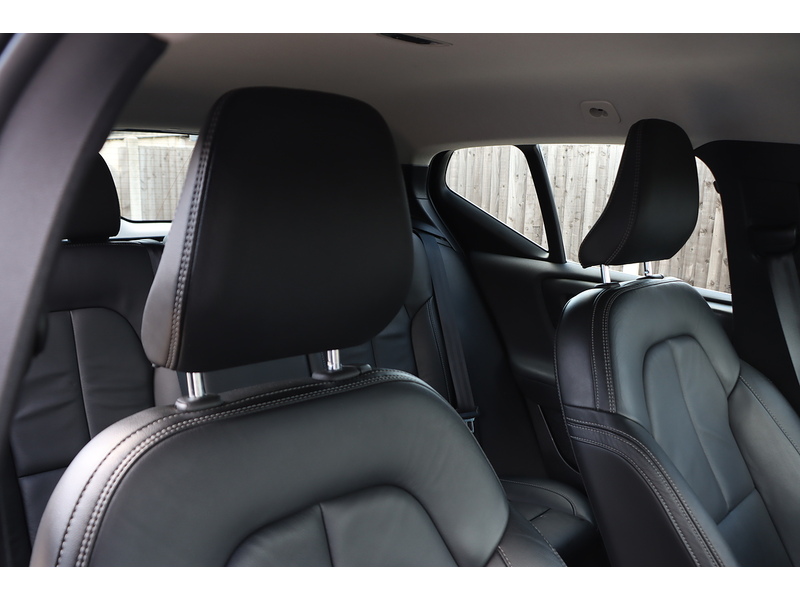 Volvo 1.5 T3 INSCRIPTION SUV 5DR PETROL AUTO FULL LEATHER SEATS SATNAV BLUETOOTH DAB STEREO PARKING AIDS 1 OWNER FROM NEW ONLY 41000 MILES SH NO ULEZ CHARGE 72-74 Mitcham Road