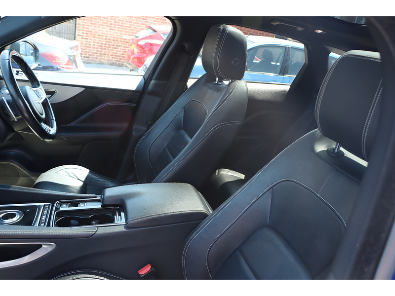 Jaguar 2.0 P250I R-SPORT SUV 5DR PETROL AWD AUTO PAN ROOF HEATED SEATS SAT NAV BLUETOOTH DAB STEREO REAR CAMERA PARKING AIDS ONLY 62000 MILES SH 5 SERVICES 72-74 Mitcham Road