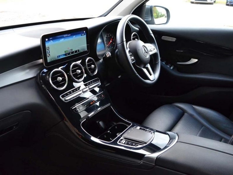 Mercedes-Benz 2.0 GLC300 MHEV Sport SUV 5dr Petrol G-Tronic+ 4MATIC Euro 6 (s/s) (272 ps) 72-74 Mitcham Road