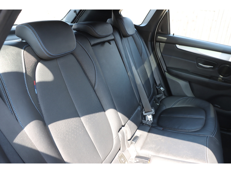 BMW 225XE 1.5 7.6KWH M SPORT (PREMIUM) MPV 5DR PETROL PLUG-IN HYBRID 4WD AUTO SUNROOF HEATED SEATS SATNAV BLUETOOTH DAB RADIO PARKING AIDS 54000 MILES FSH 92-96 Mitcham Road
