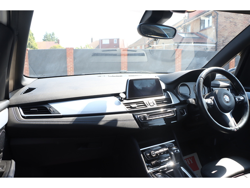 BMW 225XE 1.5 7.6KWH M SPORT (PREMIUM) MPV 5DR PETROL PLUG-IN HYBRID 4WD AUTO SUNROOF HEATED SEATS SATNAV BLUETOOTH DAB RADIO PARKING AIDS 54000 MILES FSH 92-96 Mitcham Road