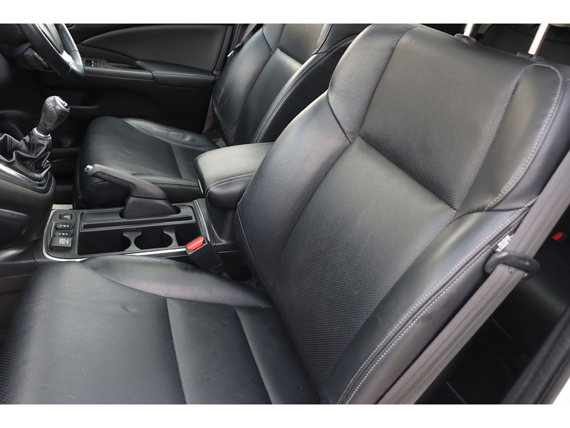 Honda 2.0 I-VTEC EX SUV 5DR PETROL 4WD MANUAL PAN ROOF HEATED SEATS SAT NAV BLUETOOTH DAB STEREO REAR CAMERA PARKING AIDS JUST 2 OWNERS ONLY 70000 MILES SH 72-74 Mitcham Road