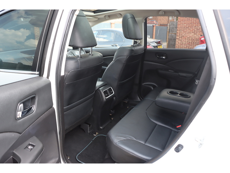 Honda 2.0 I-VTEC EX SUV 5DR PETROL 4WD MANUAL PAN ROOF HEATED SEATS SAT NAV BLUETOOTH DAB STEREO REAR CAMERA PARKING AIDS JUST 2 OWNERS ONLY 70000 MILES SH 72-74 Mitcham Road