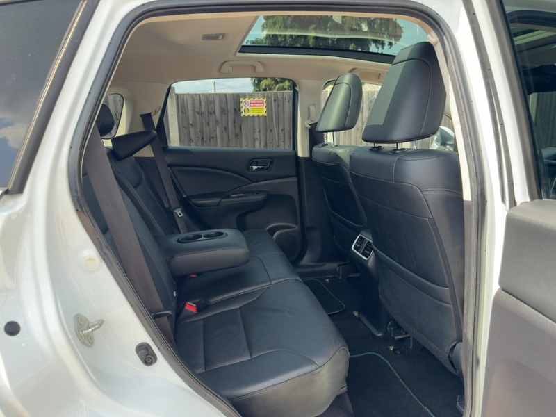 Honda 2.0 I-VTEC EX SUV 5DR PETROL 4WD MANUAL PAN ROOF HEATED SEATS SAT NAV BLUETOOTH DAB STEREO REAR CAMERA PARKING AIDS JUST 2 OWNERS ONLY 70000 MILES SH 72-74 Mitcham Road