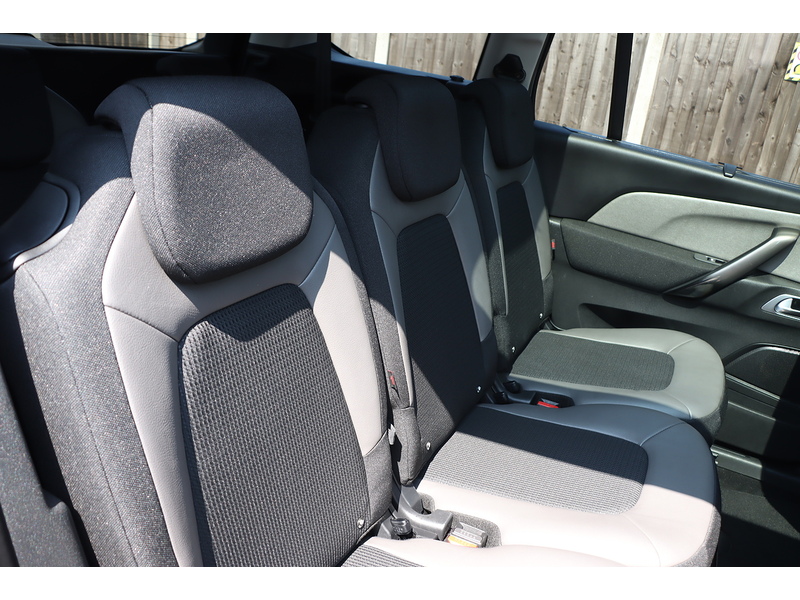 Citroen 1.2 PURETECH FLAIR PLUS MPV 5DR PETROL EAT8 AUTO 7 SEATER PAN ROOF SAT NAV BLUETOOTH APPLE CARPLAY REAR CAMERA PARKING AIDS 2 OWNERS 14000 MILES FSH 72-74 Mitcham Road