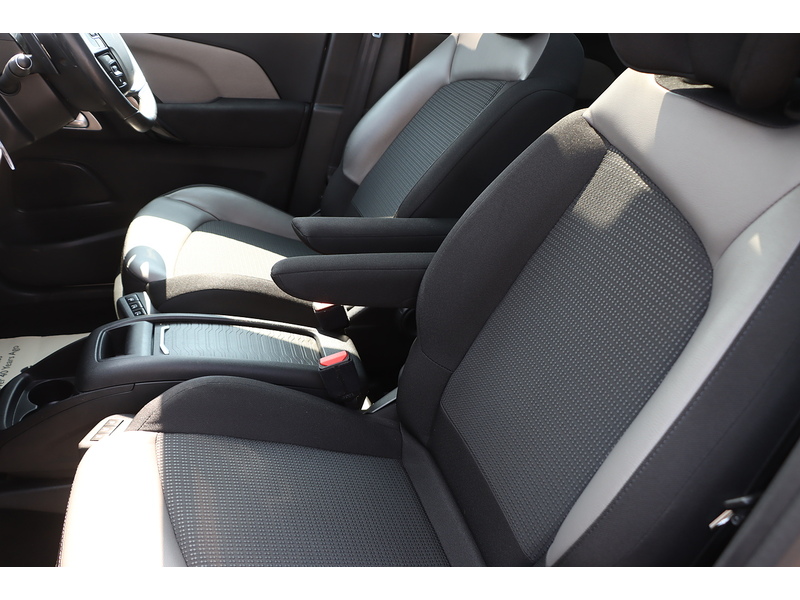 Citroen 1.2 PURETECH FLAIR PLUS MPV 5DR PETROL EAT8 AUTO 7 SEATER PAN ROOF SAT NAV BLUETOOTH APPLE CARPLAY REAR CAMERA PARKING AIDS 2 OWNERS 14000 MILES FSH 72-74 Mitcham Road