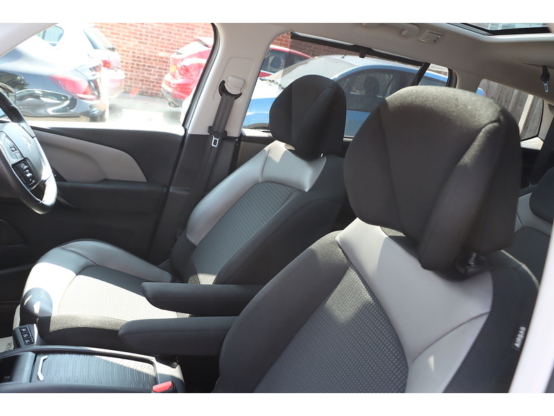 Citroen 1.2 PURETECH FLAIR PLUS MPV 5DR PETROL EAT8 AUTO 7 SEATER PAN ROOF SAT NAV BLUETOOTH APPLE CARPLAY REAR CAMERA PARKING AIDS 2 OWNERS 14000 MILES FSH 72-74 Mitcham Road
