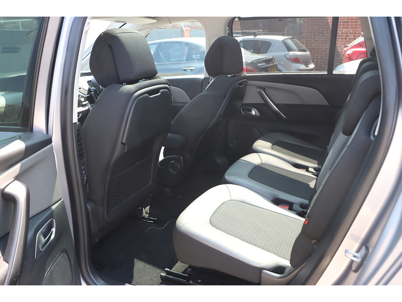 Citroen 1.2 PURETECH FLAIR PLUS MPV 5DR PETROL EAT8 AUTO 7 SEATER PAN ROOF SAT NAV BLUETOOTH APPLE CARPLAY REAR CAMERA PARKING AIDS 2 OWNERS 14000 MILES FSH 72-74 Mitcham Road