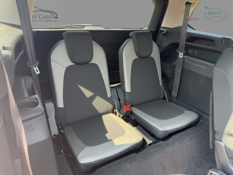 Citroen 1.2 PURETECH FLAIR PLUS MPV 5DR PETROL EAT8 AUTO 7 SEATER PAN ROOF SAT NAV BLUETOOTH APPLE CARPLAY REAR CAMERA PARKING AIDS 2 OWNERS 14000 MILES FSH 72-74 Mitcham Road