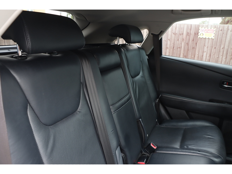 Lexus 450H 3.5 V6 ADVANCE SUV 5DR PETROL HYBRID CVT 4WD AUTO SUNROOF HEATED SEATS SAT NAV BLUETOOTH DAB STEREO PARKING AIDS FSH 12 SERVICES NO ULEZ CHARGE 72-74 Mitcham Road