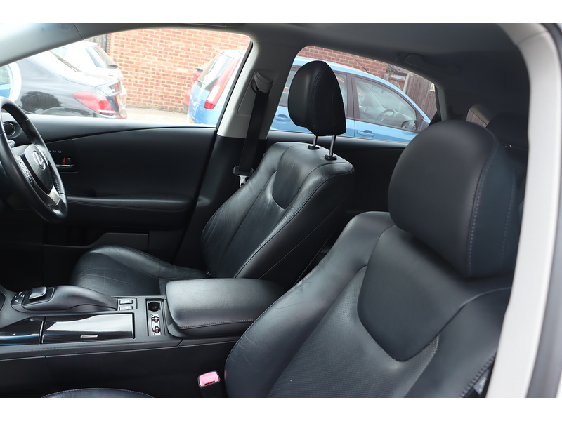 Lexus 450H 3.5 V6 ADVANCE SUV 5DR PETROL HYBRID CVT 4WD AUTO SUNROOF HEATED SEATS SAT NAV BLUETOOTH DAB STEREO PARKING AIDS FSH 12 SERVICES NO ULEZ CHARGE 72-74 Mitcham Road