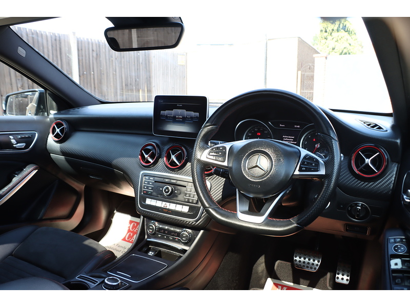 Mercedes-Benz A250 2.0 AMG (PREMIUM) HATCHBACK 5DR PETROL 7G-DCT AUTO SUNROOF HEATED SEATS SAT NAV BLUETOOTH STEREO REAR CAMERA WITH PARKING AIDS 85000 MILES SH 72-74 Mitcham Road