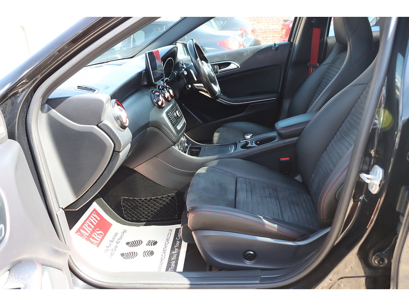 Mercedes-Benz A250 2.0 AMG (PREMIUM) HATCHBACK 5DR PETROL 7G-DCT AUTO SUNROOF HEATED SEATS SAT NAV BLUETOOTH STEREO REAR CAMERA WITH PARKING AIDS 85000 MILES SH 72-74 Mitcham Road