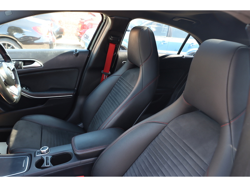 Mercedes-Benz A250 2.0 AMG (PREMIUM) HATCHBACK 5DR PETROL 7G-DCT AUTO SUNROOF HEATED SEATS SAT NAV BLUETOOTH STEREO REAR CAMERA WITH PARKING AIDS 85000 MILES SH 72-74 Mitcham Road