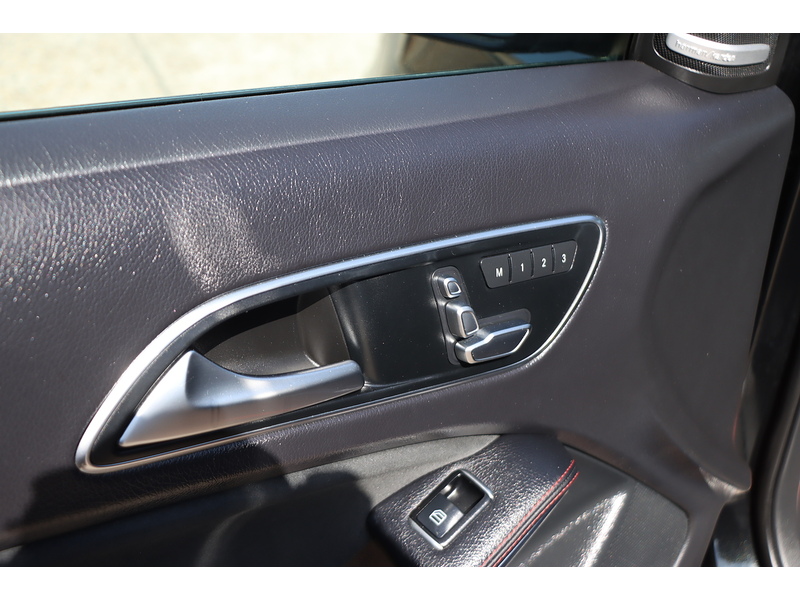 Mercedes-Benz A250 2.0 AMG (PREMIUM) HATCHBACK 5DR PETROL 7G-DCT AUTO SUNROOF HEATED SEATS SAT NAV BLUETOOTH STEREO REAR CAMERA WITH PARKING AIDS 85000 MILES SH 72-74 Mitcham Road