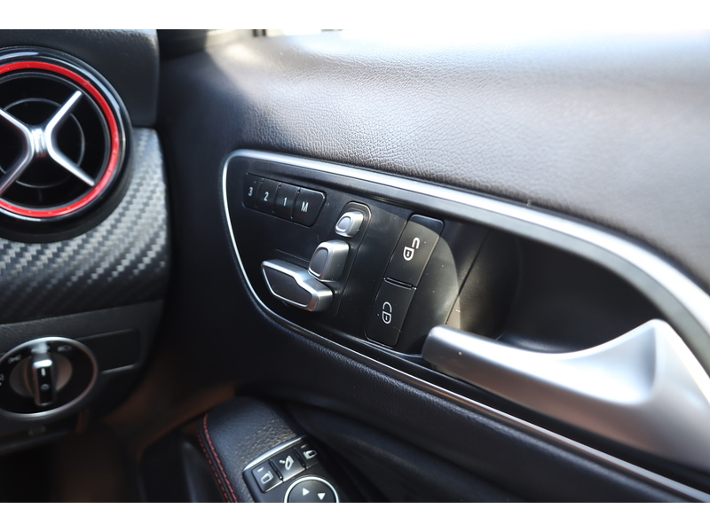 Mercedes-Benz A250 2.0 AMG (PREMIUM) HATCHBACK 5DR PETROL 7G-DCT AUTO SUNROOF HEATED SEATS SAT NAV BLUETOOTH STEREO REAR CAMERA WITH PARKING AIDS 85000 MILES SH 72-74 Mitcham Road