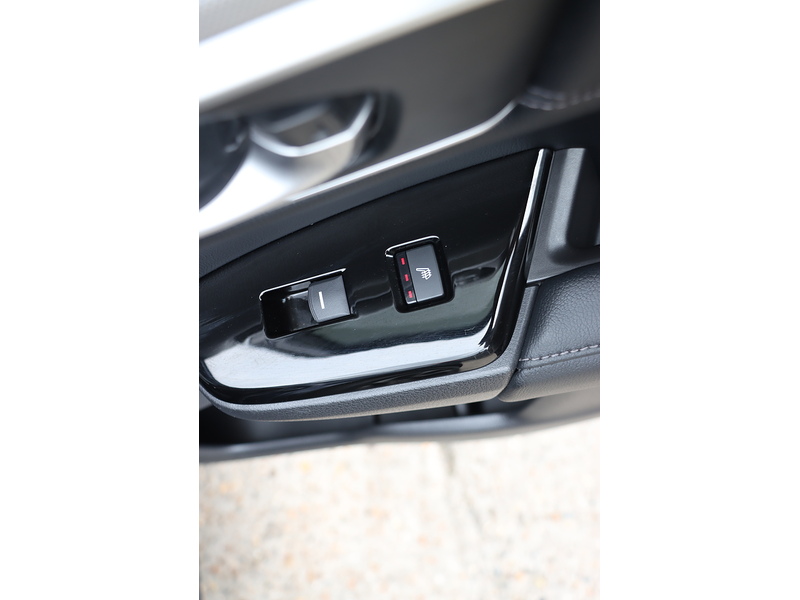 Honda 2.0 H I-MMD EX SUV 5DR PETROL HYBRID ECVT 4WD AUTO SUNROOF HEATED SEATS SATNAV BLUETOOTH DAB RADIO REAR CAMERA PARKING AIDS 98000 MILES FSH 7 SERVICES 72-74 Mitcham Road