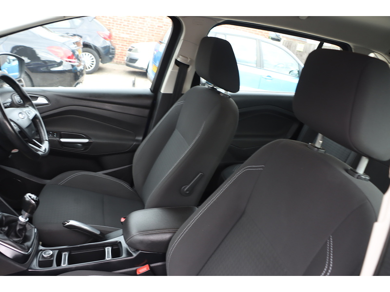 Ford 1.0T ECOBOOST ZETEC MPV 5DR PETROL MANUAL 7 SEATER SAT NAV BLUETOOTH DAB STEREO PARKING AIDS ONLY 73000 MILES SH JUST £35 ROAD TAX NO ULEZ CHARGE 72-74 Mitcham Road