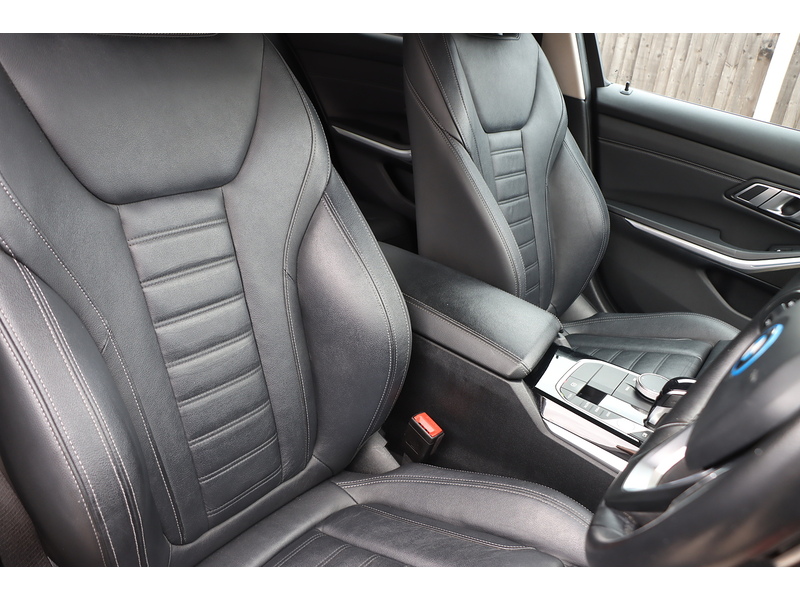 BMW 330E 2.0 12KWH SPORT PRO SALOON 4DR PETROL PLUG-IN HYBRID XDRIVE AUTO HEATED SEATS SATNAV BLUETOOTH APPLE CARPLAY REAR CAMERA 2 OWNERS 67000 MILES FSH 92-96 Mitcham Road