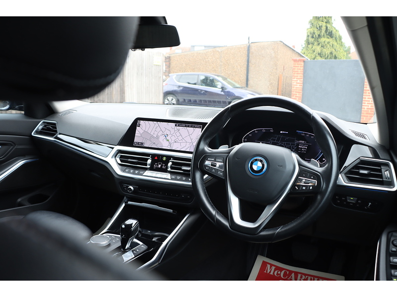 BMW 330E 2.0 12KWH SPORT PRO SALOON 4DR PETROL PLUG-IN HYBRID XDRIVE AUTO HEATED SEATS SATNAV BLUETOOTH APPLE CARPLAY REAR CAMERA 2 OWNERS 67000 MILES FSH 92-96 Mitcham Road