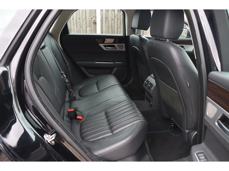 Jaguar 2.0I PORTFOLIO GPF SPORTBRAKE 5DR PETROL AUTO HEATED SEATS SATNAV BLUETOOTH DAB STEREO APPLE CARPLAY REAR CAMERA WITH PARKING AIDS ONLY 72000 MILES SH 72-74 Mitcham Road