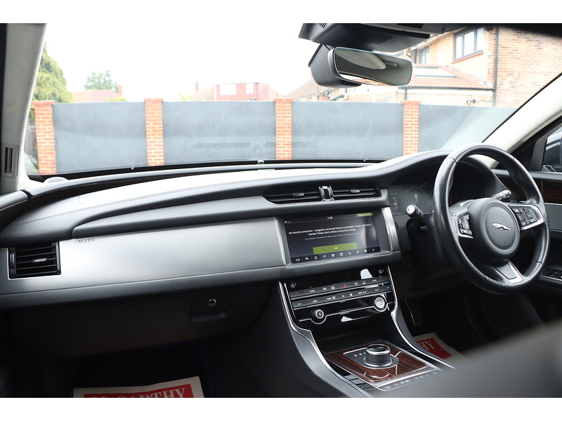Jaguar 2.0I PORTFOLIO GPF SPORTBRAKE 5DR PETROL AUTO HEATED SEATS SATNAV BLUETOOTH DAB STEREO APPLE CARPLAY REAR CAMERA WITH PARKING AIDS ONLY 72000 MILES SH 72-74 Mitcham Road