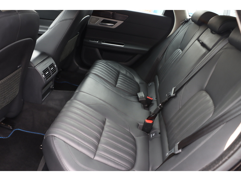 Jaguar 2.0I PORTFOLIO GPF SPORTBRAKE 5DR PETROL AUTO HEATED SEATS SATNAV BLUETOOTH DAB STEREO APPLE CARPLAY REAR CAMERA WITH PARKING AIDS ONLY 72000 MILES SH 72-74 Mitcham Road