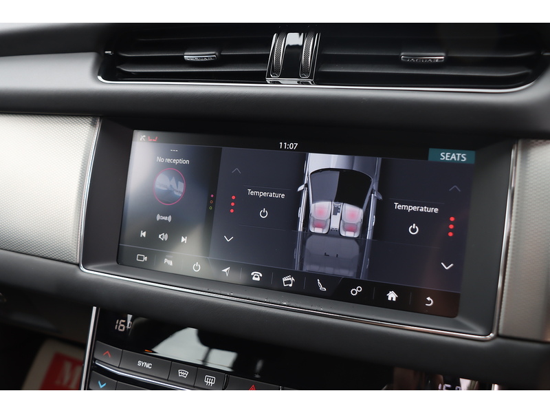 Jaguar 2.0I PORTFOLIO GPF SPORTBRAKE 5DR PETROL AUTO HEATED SEATS SATNAV BLUETOOTH DAB STEREO APPLE CARPLAY REAR CAMERA WITH PARKING AIDS ONLY 72000 MILES SH 72-74 Mitcham Road