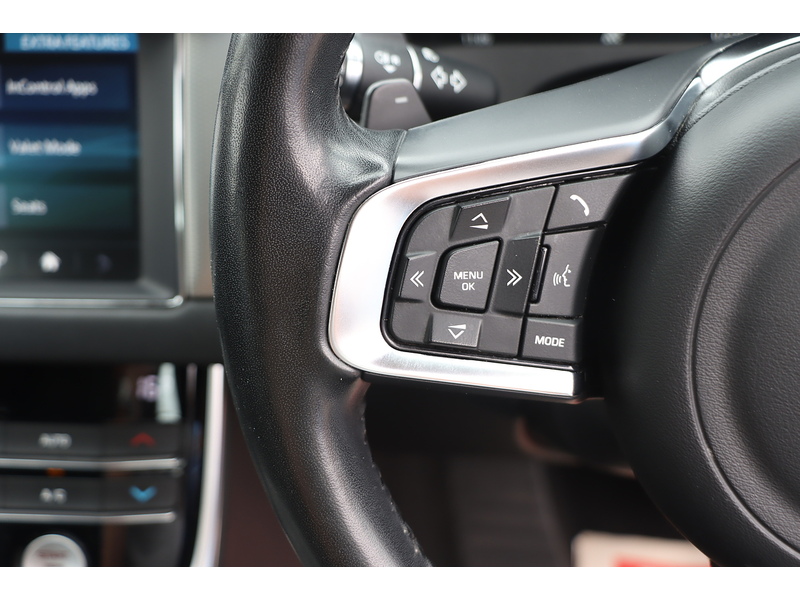 Jaguar 2.0I PORTFOLIO GPF SPORTBRAKE 5DR PETROL AUTO HEATED SEATS SATNAV BLUETOOTH DAB STEREO APPLE CARPLAY REAR CAMERA WITH PARKING AIDS ONLY 72000 MILES SH 72-74 Mitcham Road