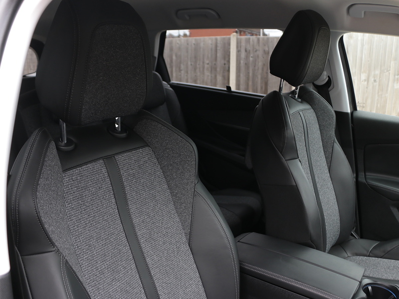 Peugeot 1.6 PURETECH ALLURE SUV 5DR PETROL EAT AUTO 7 SEATER I-COCKPIT DIGITAL DASH SATNAV APPLE CAR PLAY/ANDROID AUTO REAR CAMERA PARKING AIDS 49000 MILES SH 72-74 Mitcham Road